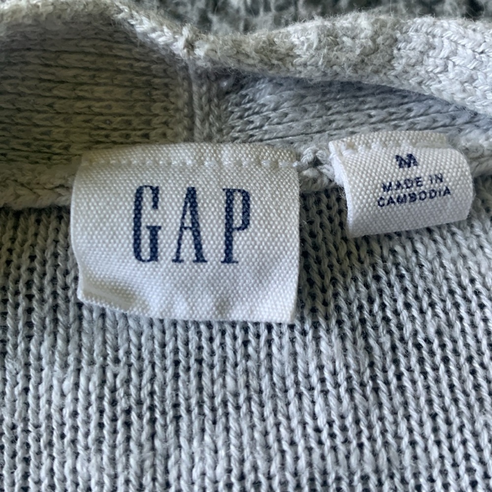 GAP Cardigan - Picture 3 of 5